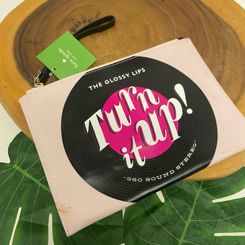 Kate Spade “Turn it Up “ Glossy Lips Pouch Wristlet NWT